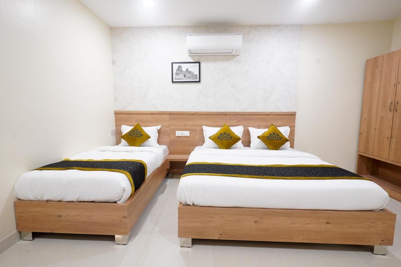 Deluxe Triple Bed Room