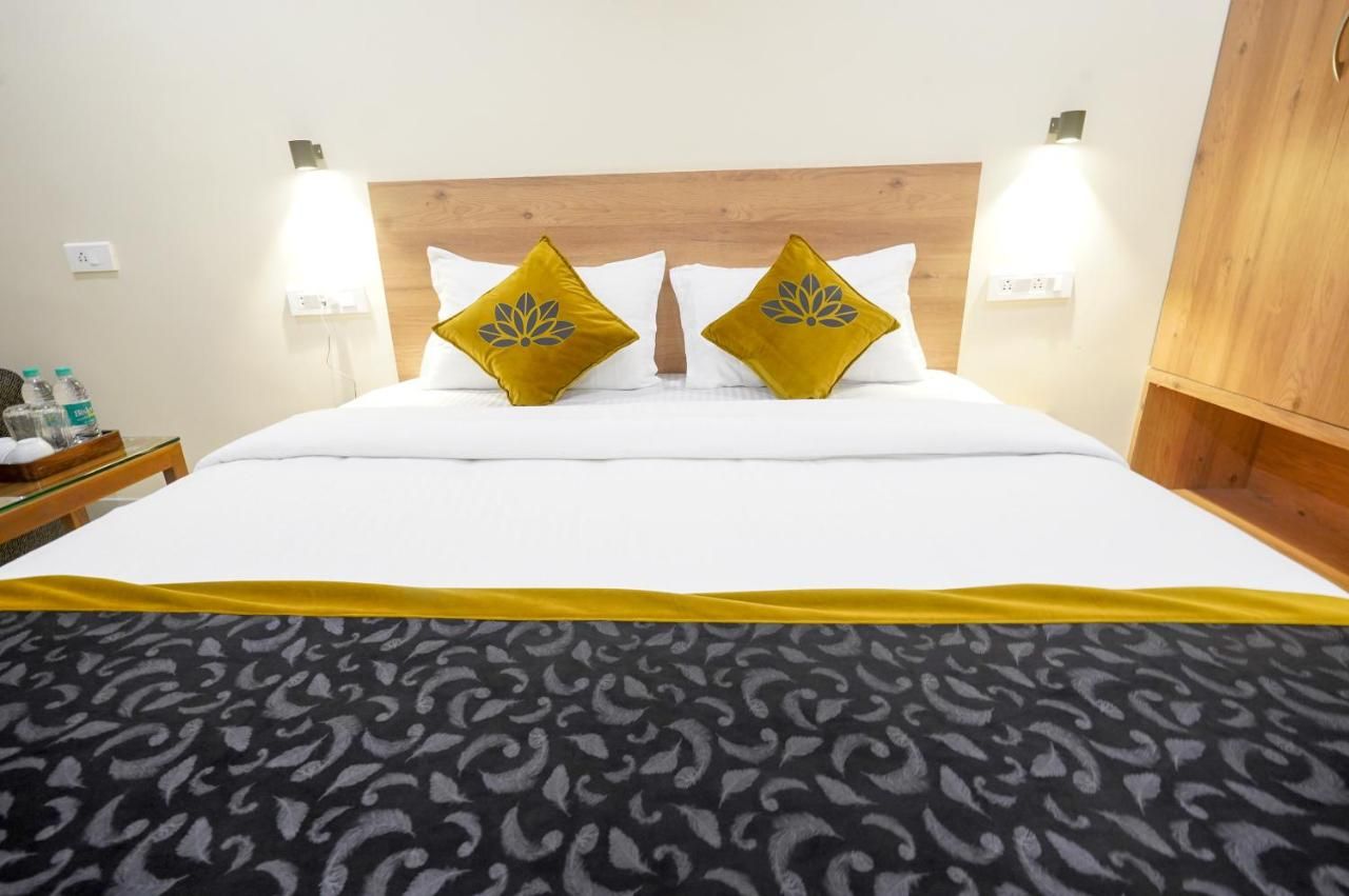 Hotel Prime Inn Deluxe Double Bed 5