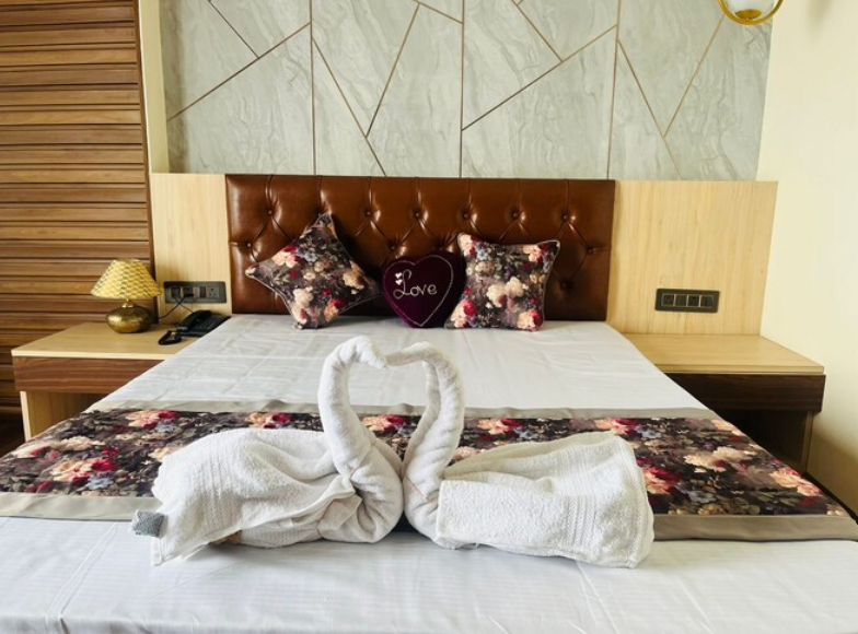 Premium Broadway Boutique Valley View