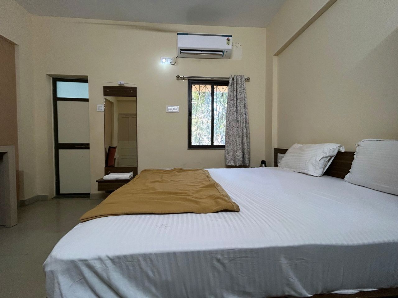 The Grand Pratap Deluxe AC Room