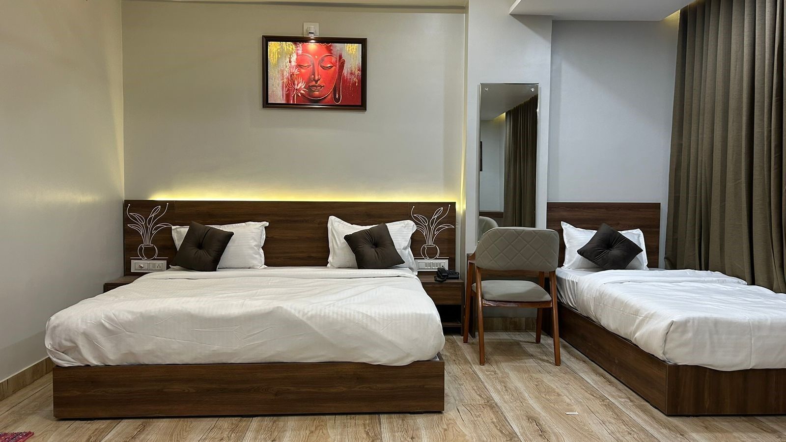 Hotel Holiday Icon