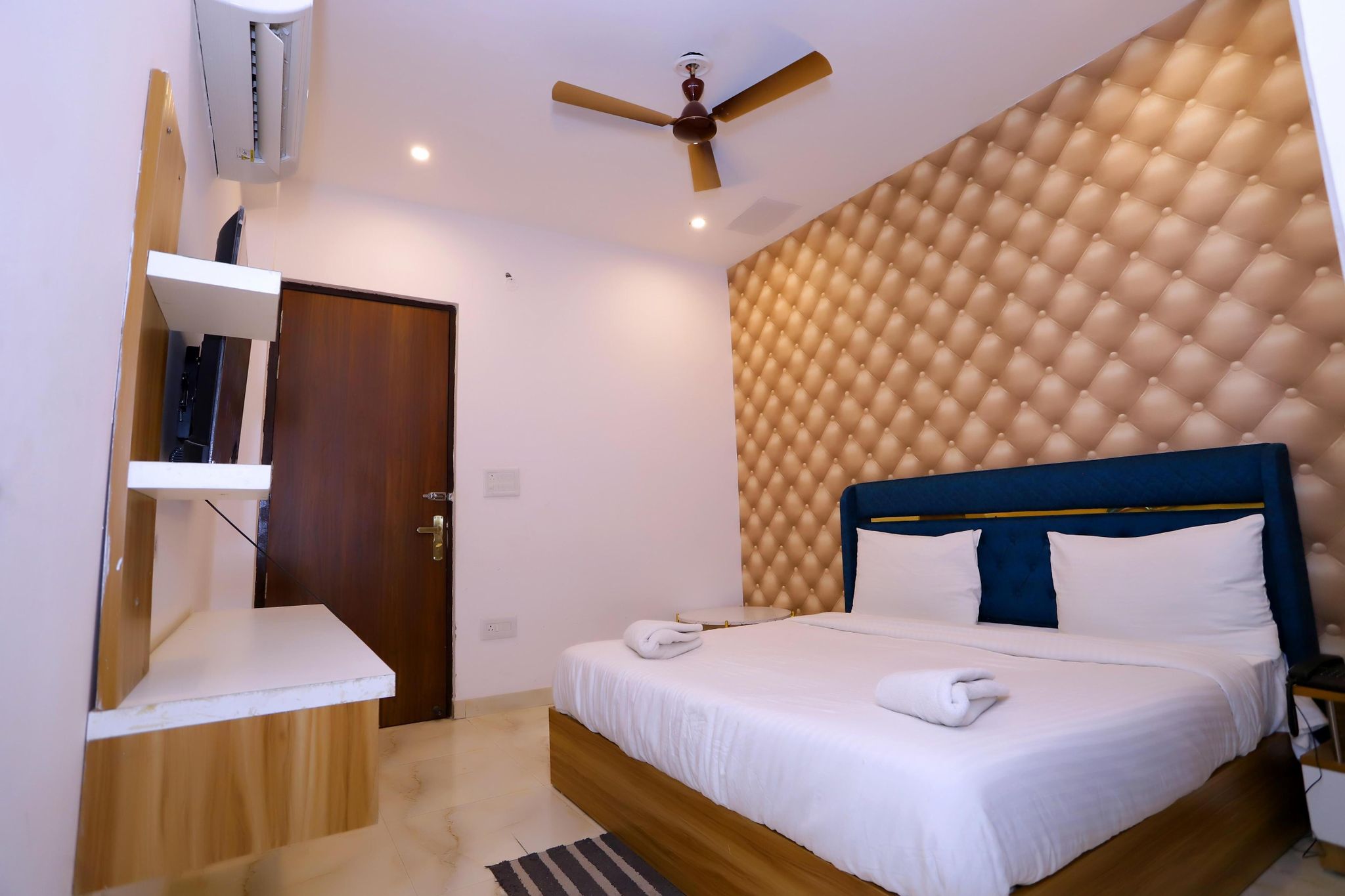 HOTEL VISTA BUSINESS SUITES & BANQUET BY NBS Deluxe Room 4