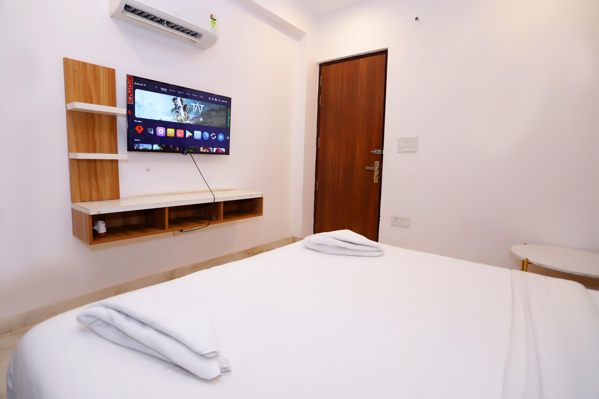 HOTEL VISTA BUSINESS SUITES & BANQUET BY NBS Deluxe Room 6