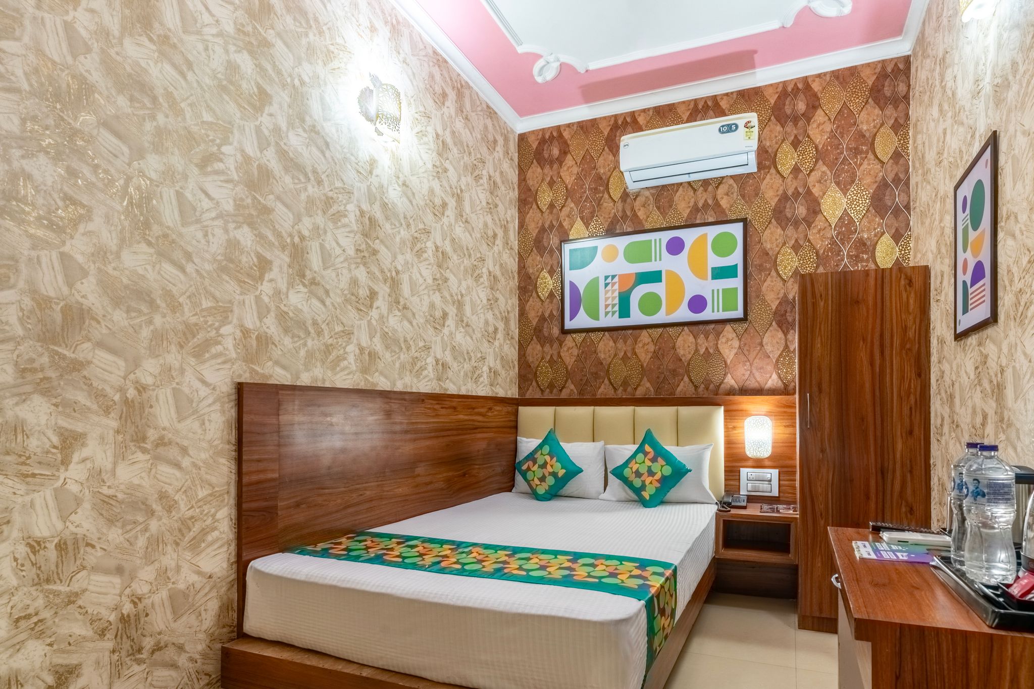 Economy Room