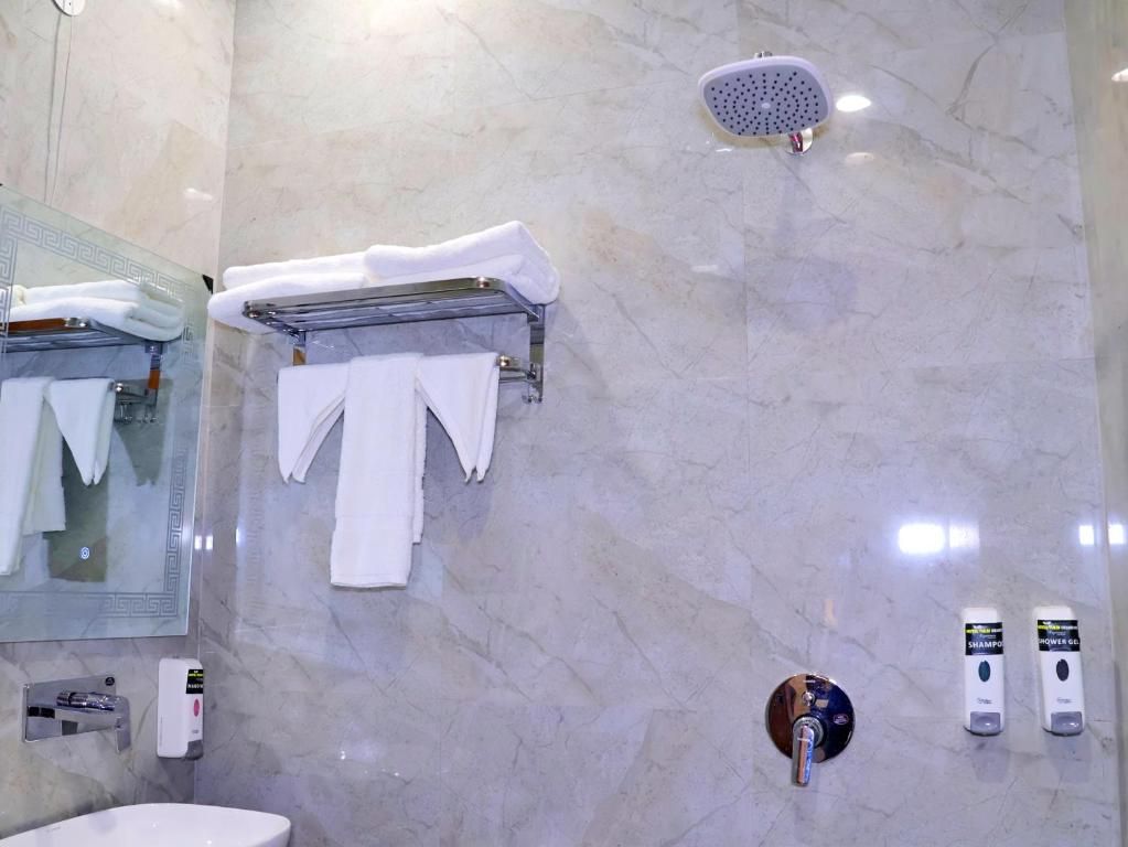 Hotel Tulsi Grand Inn Deluxe Double Room 7