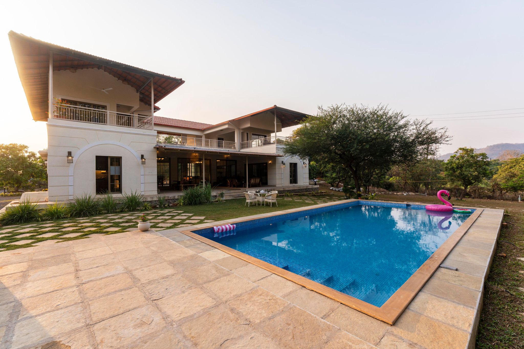 ELIVAAS Casa Mocha - Exquisite 5BHK Retreat with Pvt Pool & Verandah
