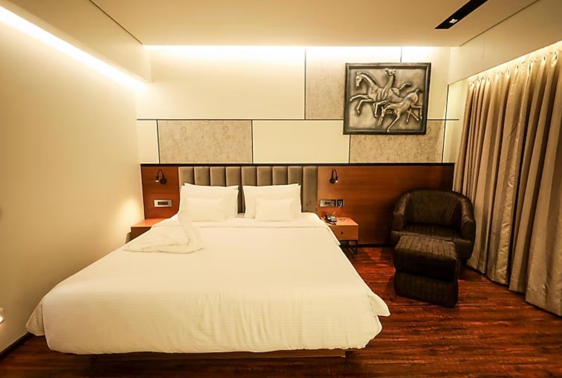 HOTEL NOAH SPIRE SUPER DELUXE ROOM