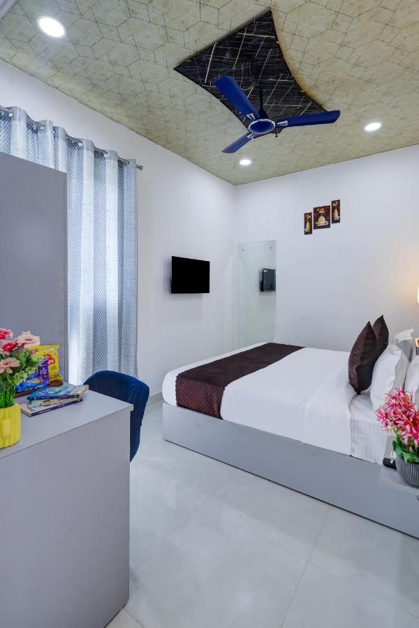 Hotel Warm Welcome Inn - Sector 26 Deluxe Room 3