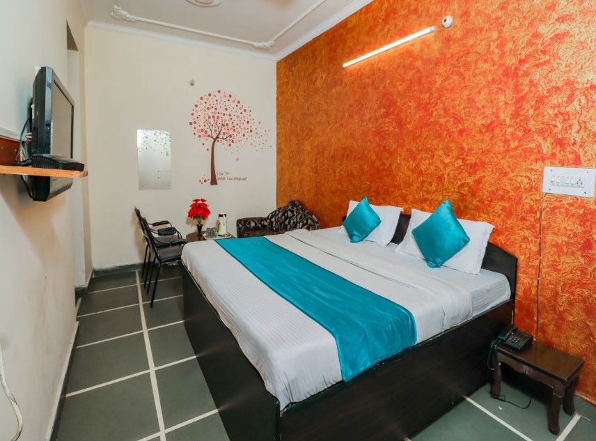 Deluxe AC Room
