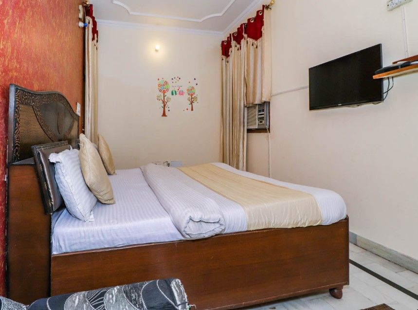 Deluxe AC Room
