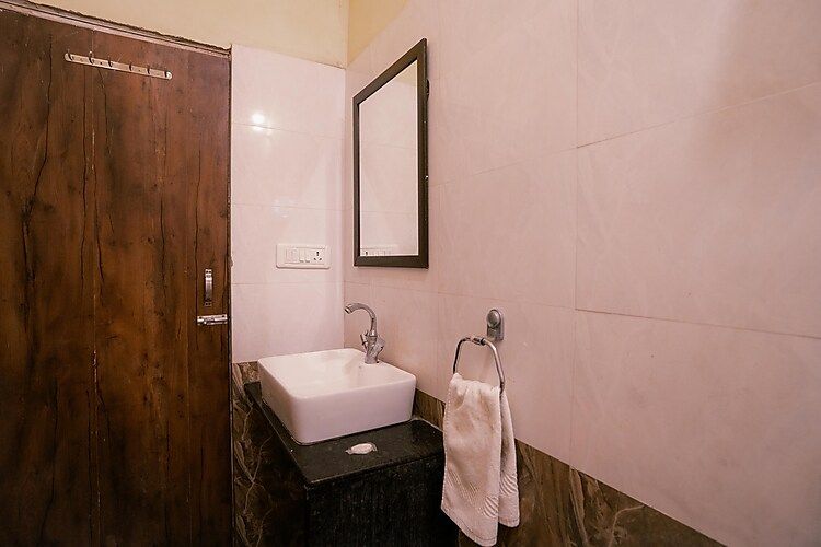 Hari Priya Resort Standard Ac Room 4