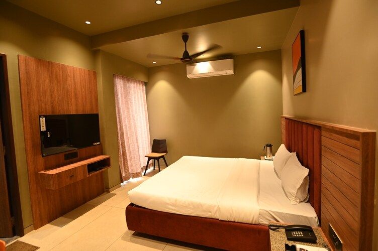 Hotel Minaxi Palace Deluxe room  2