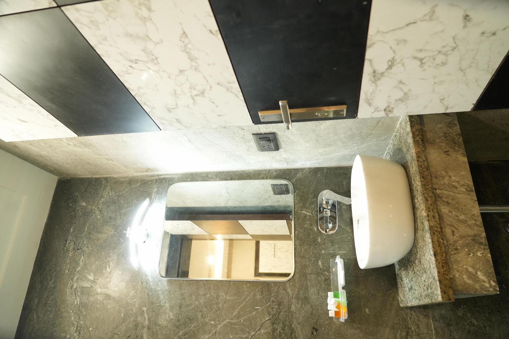 Hotel Maa Vindhyachal Dham Deluxe Room 4