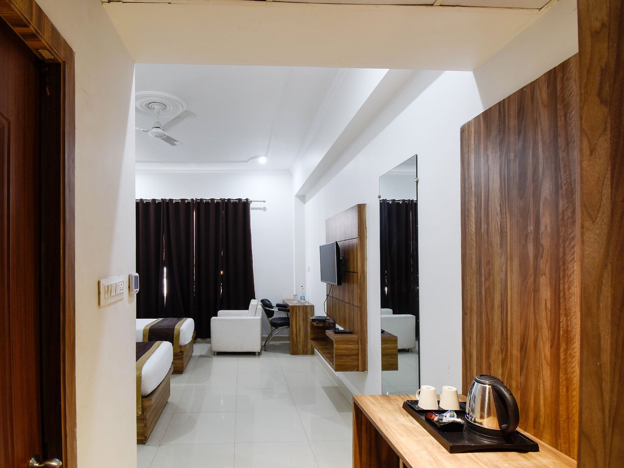 Hotel The Elite Inn Royal Deluxe Twin Bed Room 3