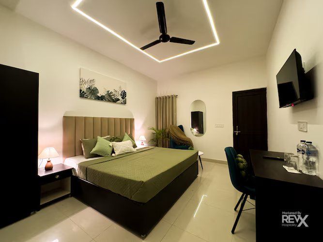 Wanna Stay Ayodhya Deluxe Room 6