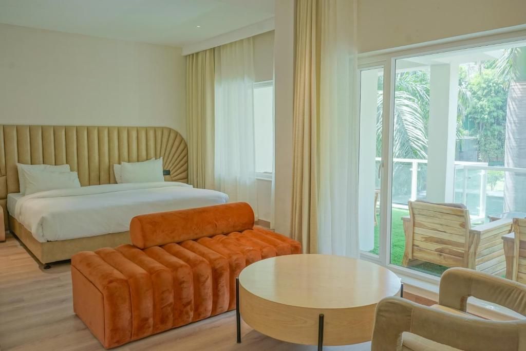 Master Pool View Suite With Large Private Balcony On Upper Floor