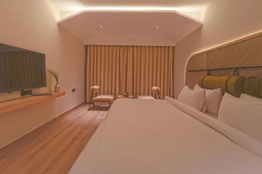 Premium Pool View Suite With Balcony On Upper Floor