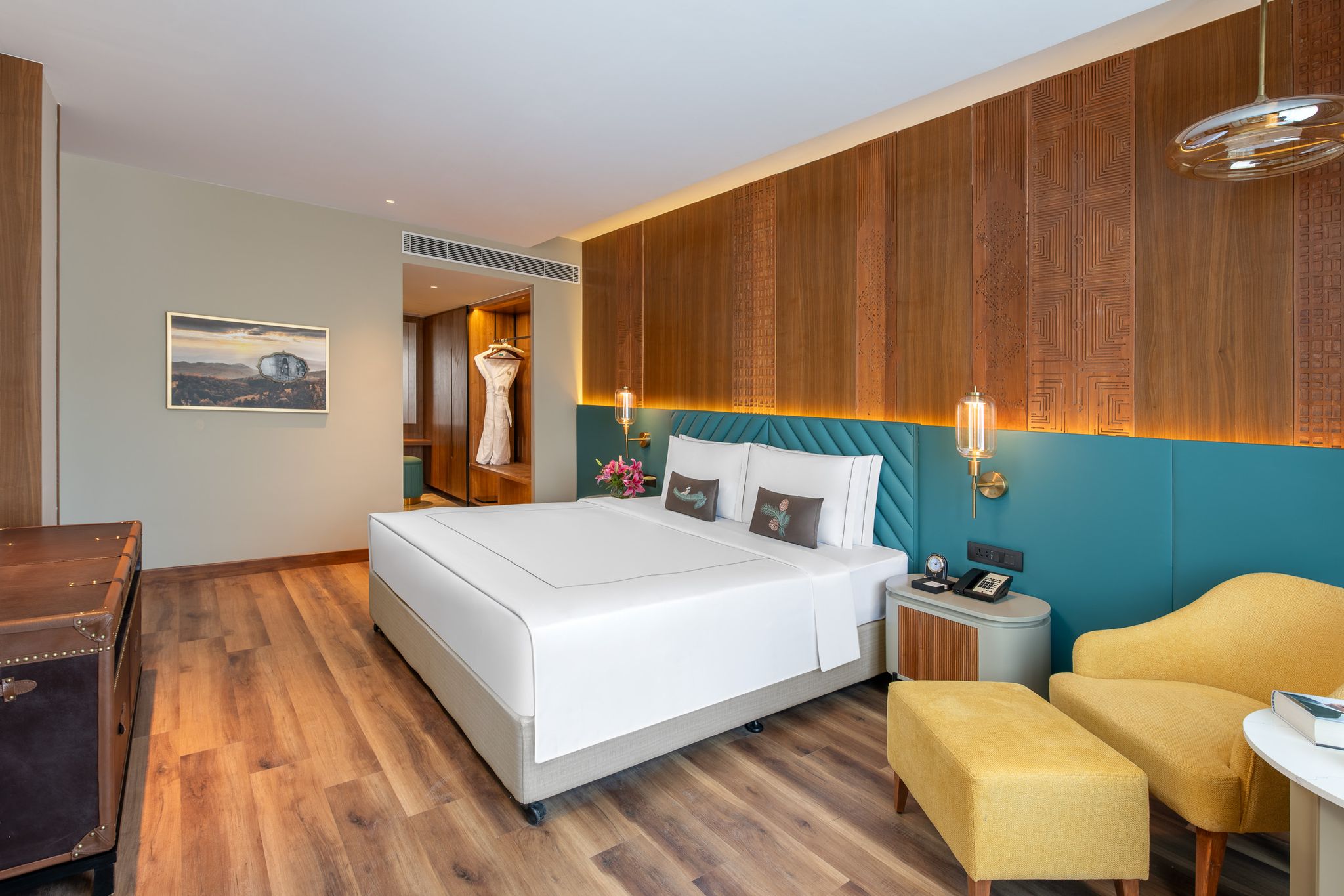 Taj Mussoorie Foothills, Dehradun Deluxe Room Twin Bed 8
