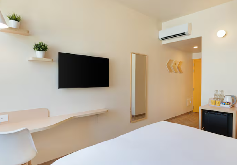 Bloom Hotel - Jubilee Hills Standard Double 4