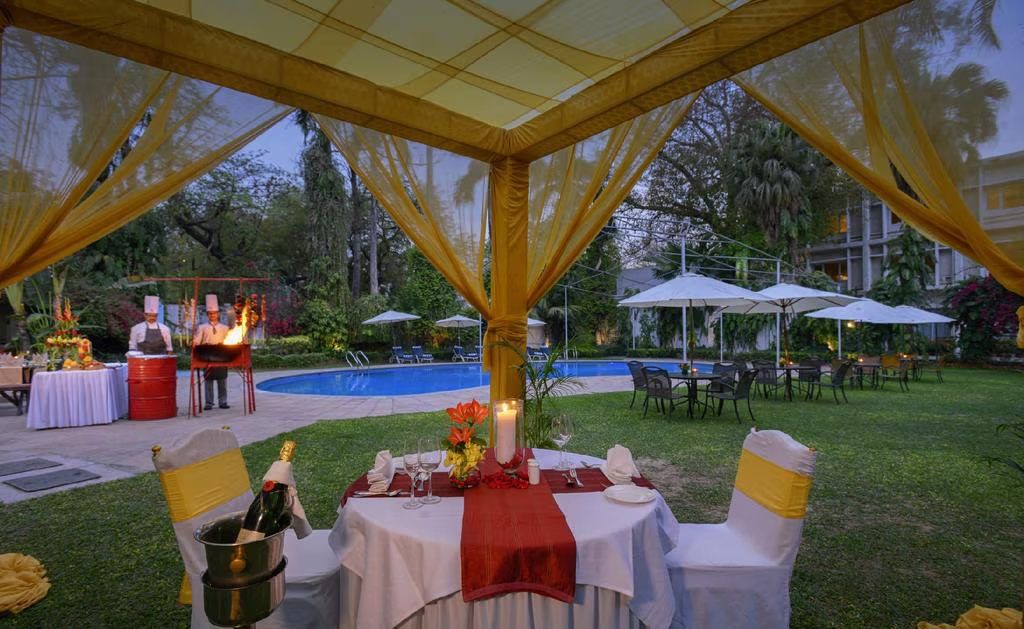 Food & Dining