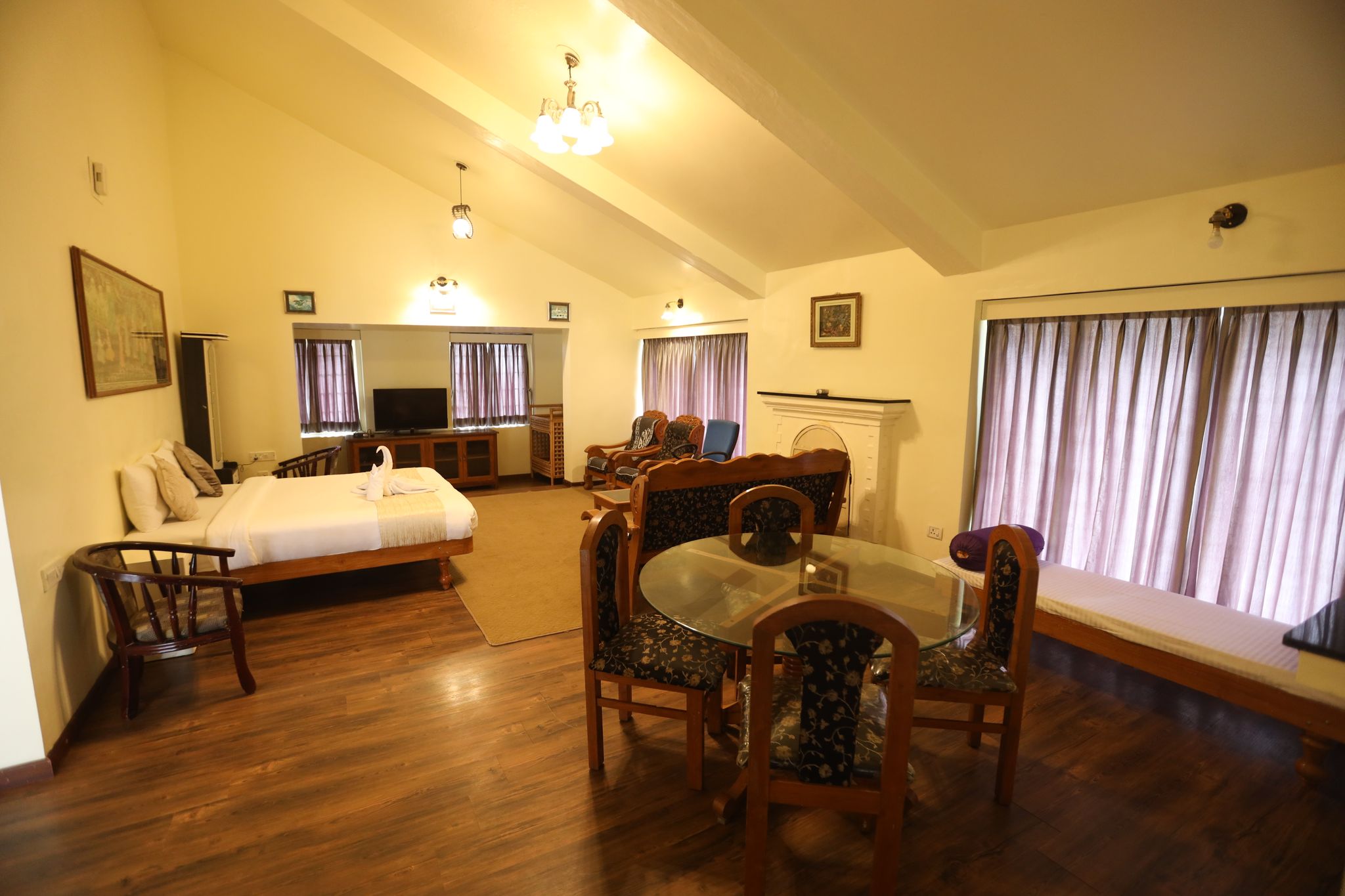 3-Bedroom Premium Villa with Living Room