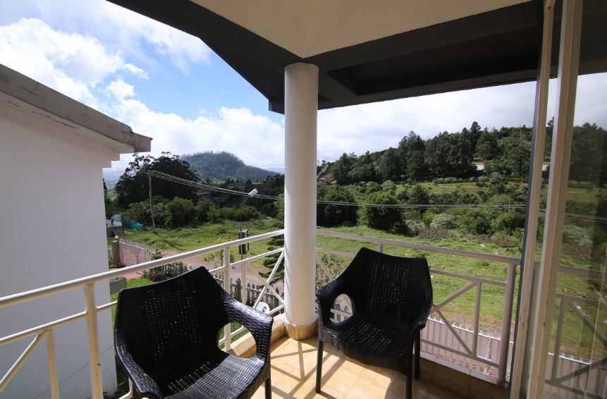 3-Bedroom Premium Villa with Living Room