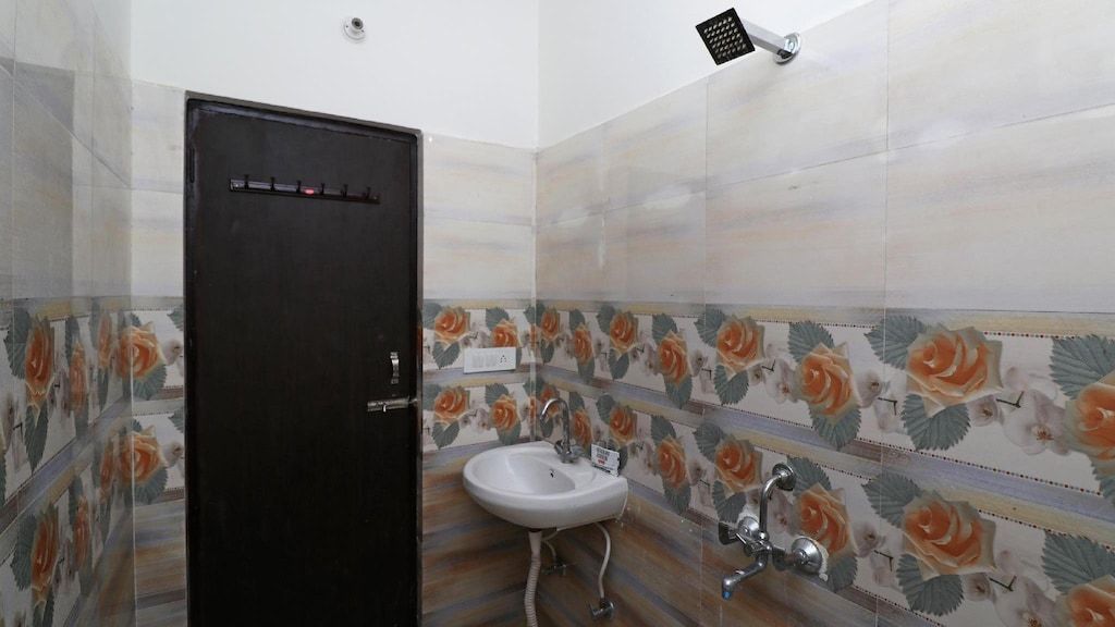 Vrinda Dham Deluxe room 7