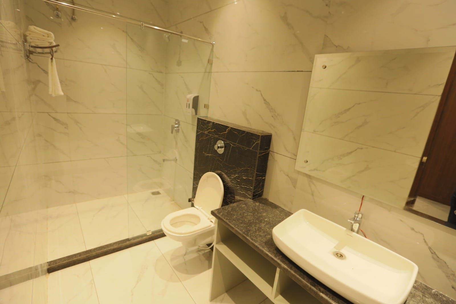 Hotel Bliss on CHANDIGARH MOHALI MANALI AMRITSAR HIGHWAY Executive Room 2