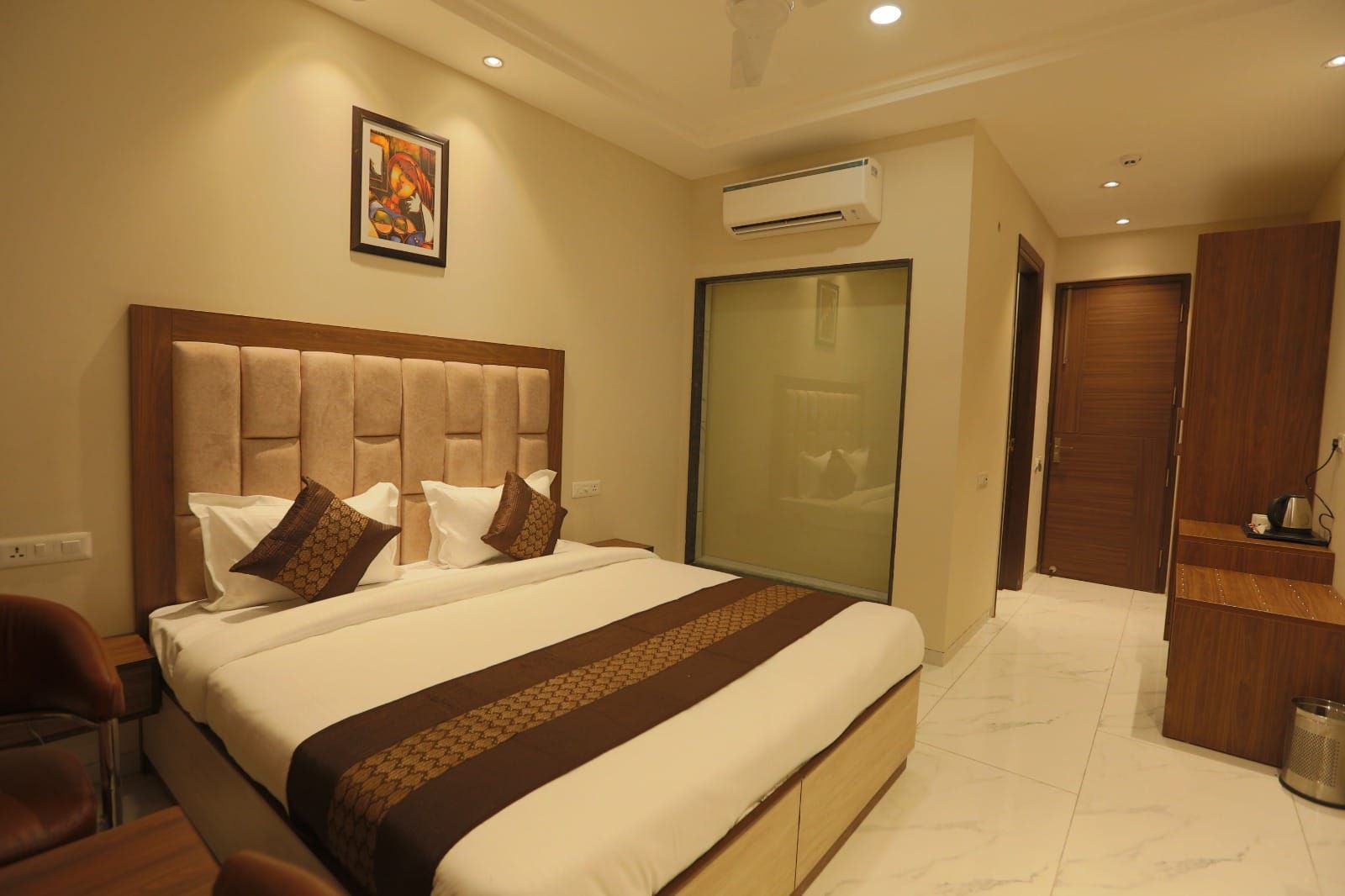 Hotel Bliss on CHANDIGARH MOHALI MANALI AMRITSAR HIGHWAY Deluxe Room 2