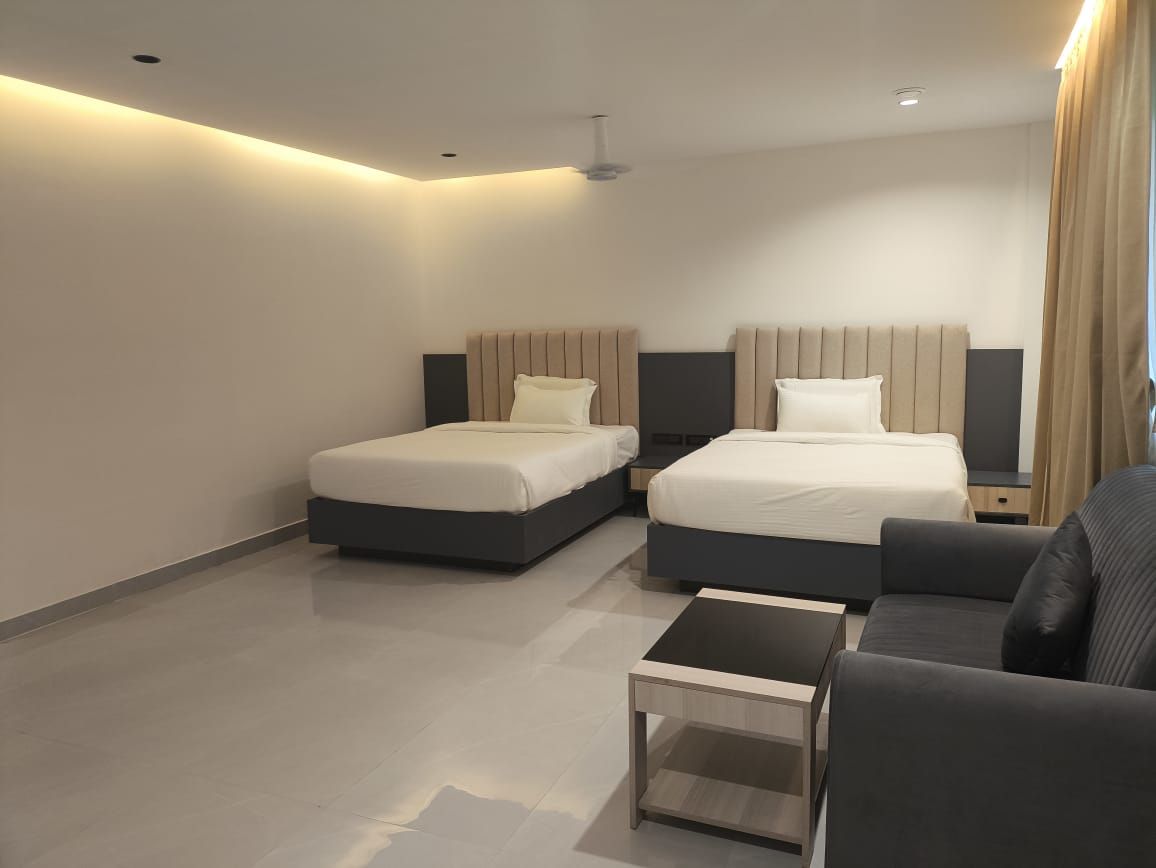 Deluxe Twin King Suite