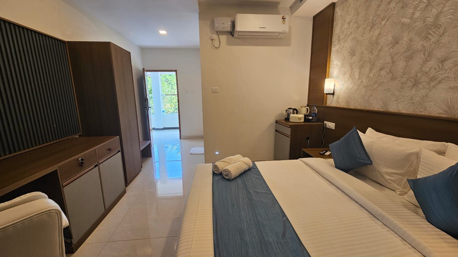 West Bay Marisol Executive Room 3