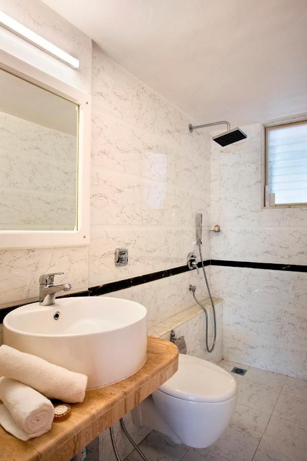 Avion Holiday Resort Deluxe Room 6