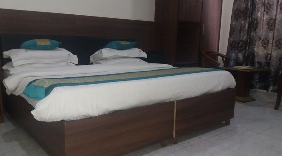 Hotel KP's Salunki Super Deluxe A/C 3