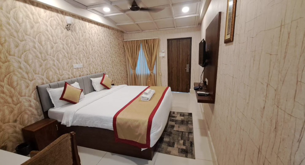 Hotel Stalwart Jajati Deluxe AC Room 4