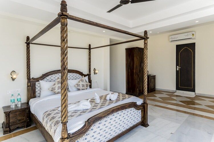 Junior Suite with Bathtub and Terrace