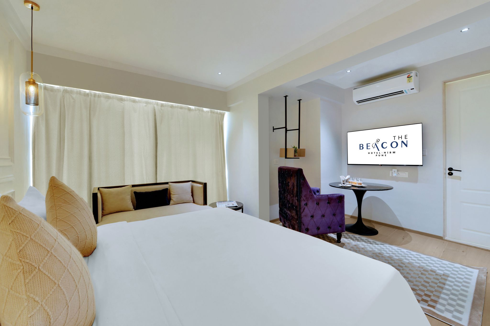 Grand Executive Room