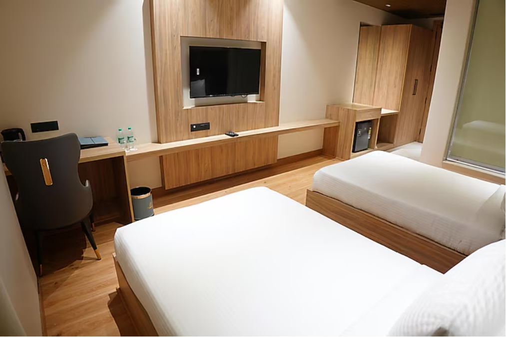 Deluxe Twin Beded Room