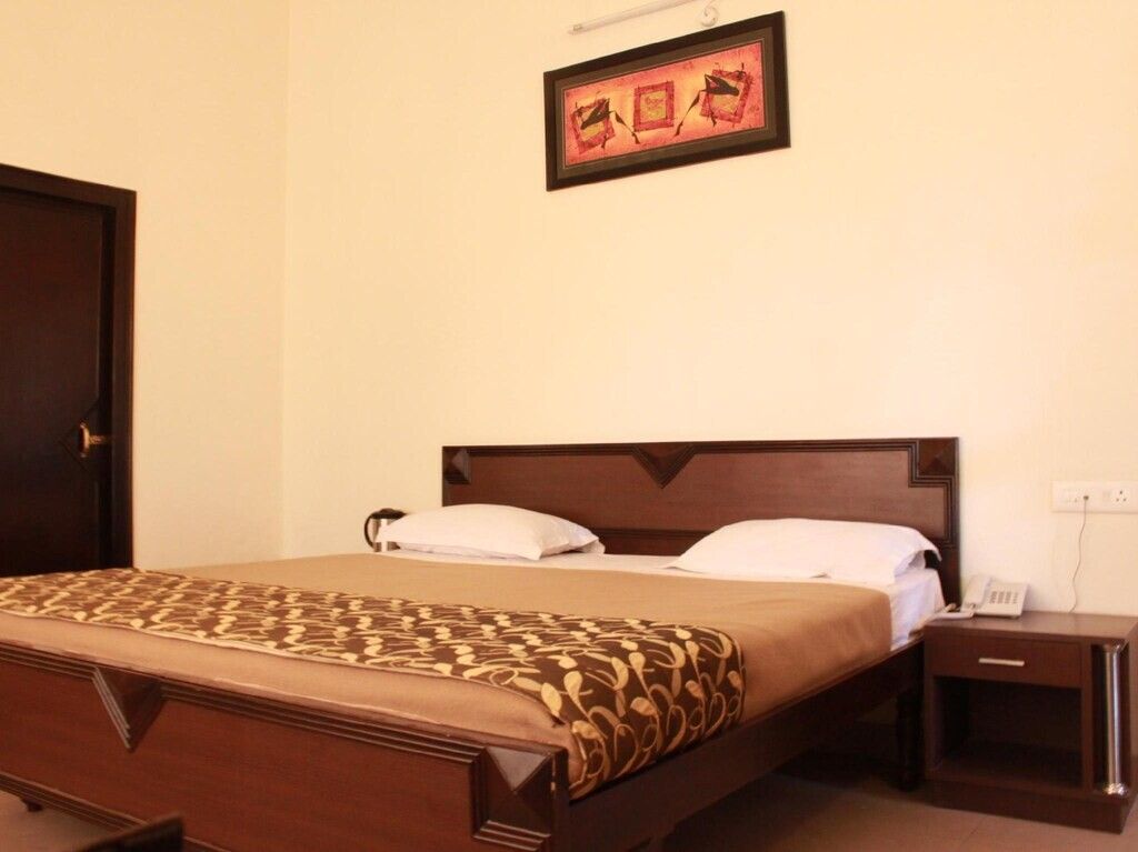 UTSAV HOTEL AND RESORT FAMILY ROOM 3
