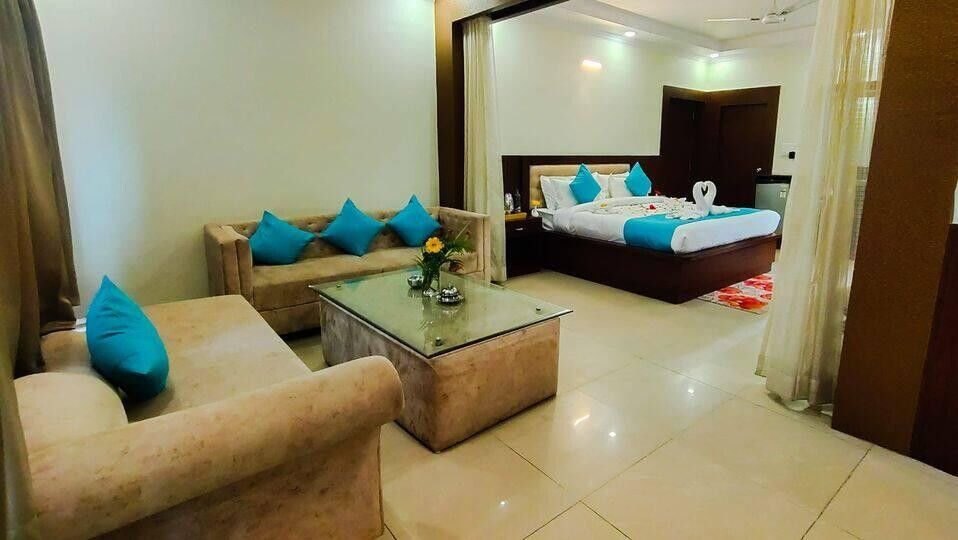 UTSAV HOTEL AND RESORT FAMILY ROOM 2