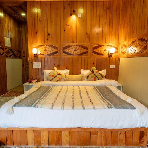 Moustache Shoja Deluxe Double Room with Balcony 4