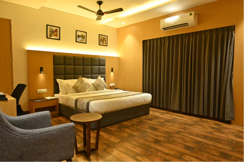 The Royal Residency Suite Room With City View 2