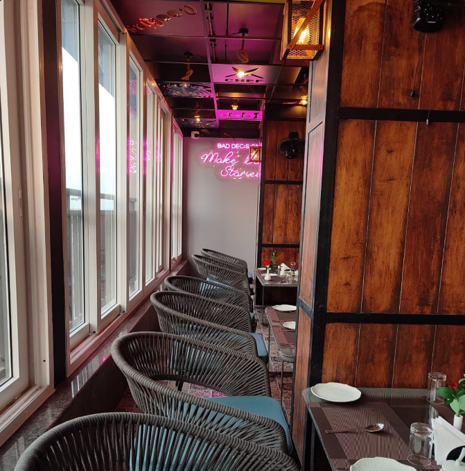Food & Dining