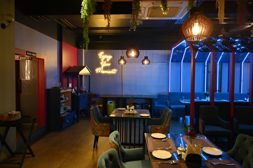 Food & Dining