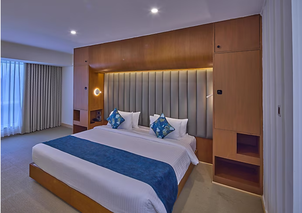 Grand Premier Double Sea View Room