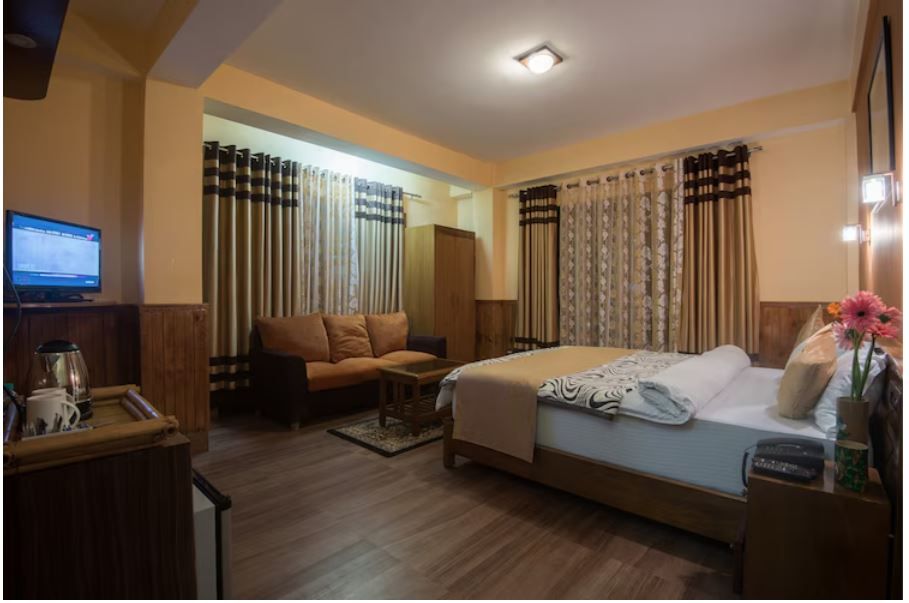 Hotel Helia Deluxe Room with Partial View 4