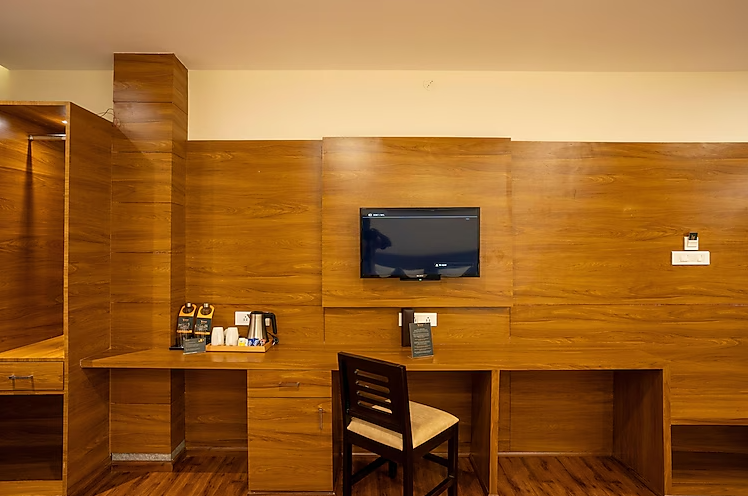 Voyage The Royal Retreat Premium Room 6