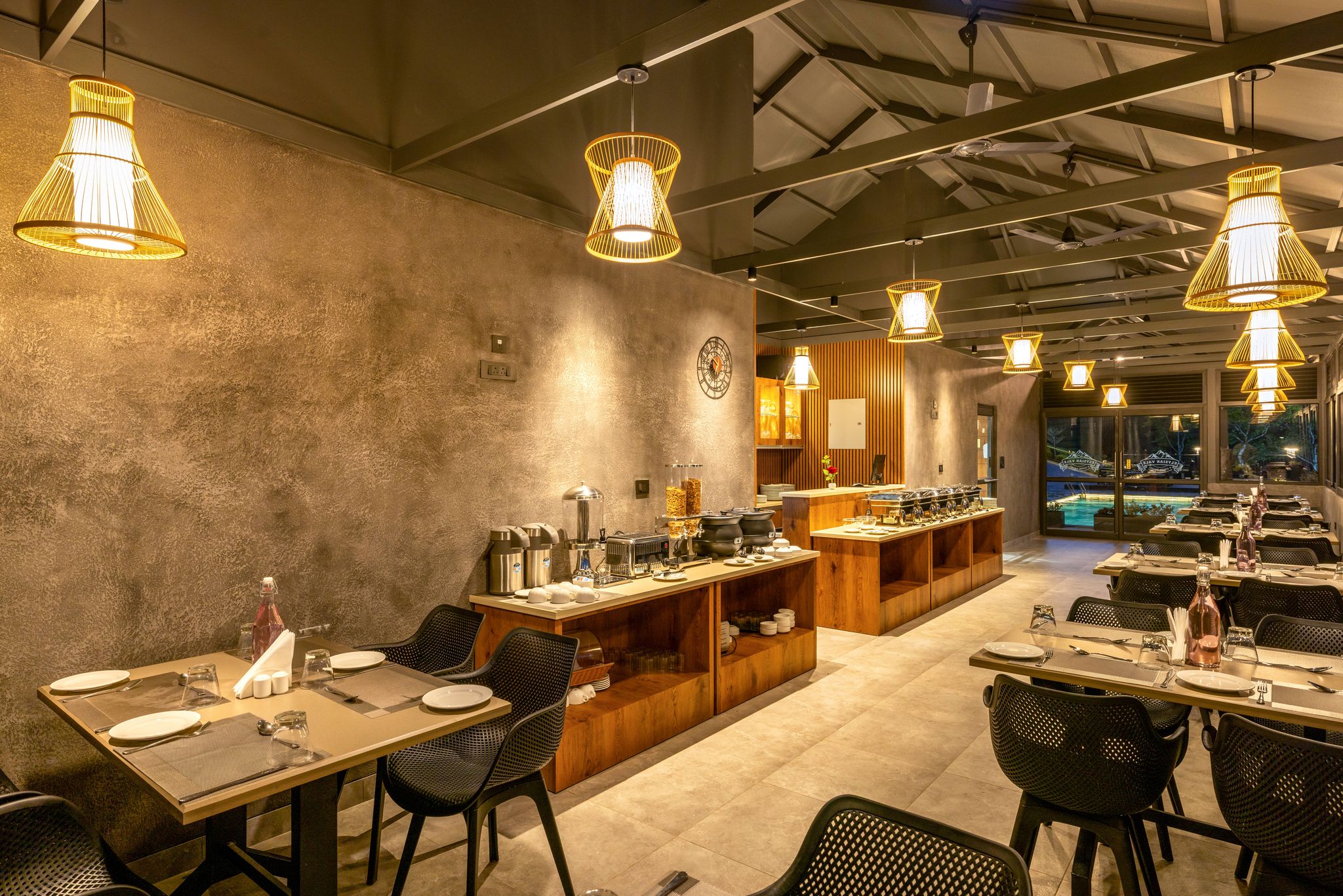 Food & Dining