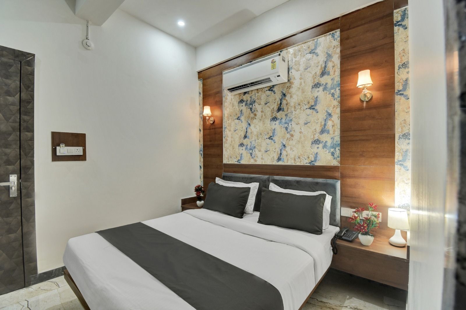Super Deluxe Room