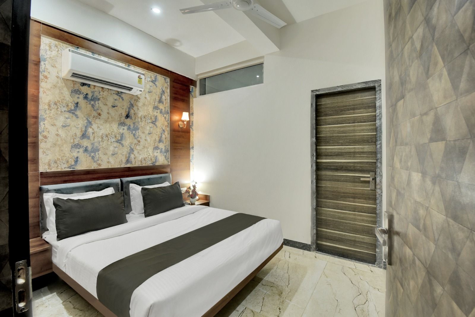 Super Deluxe Room