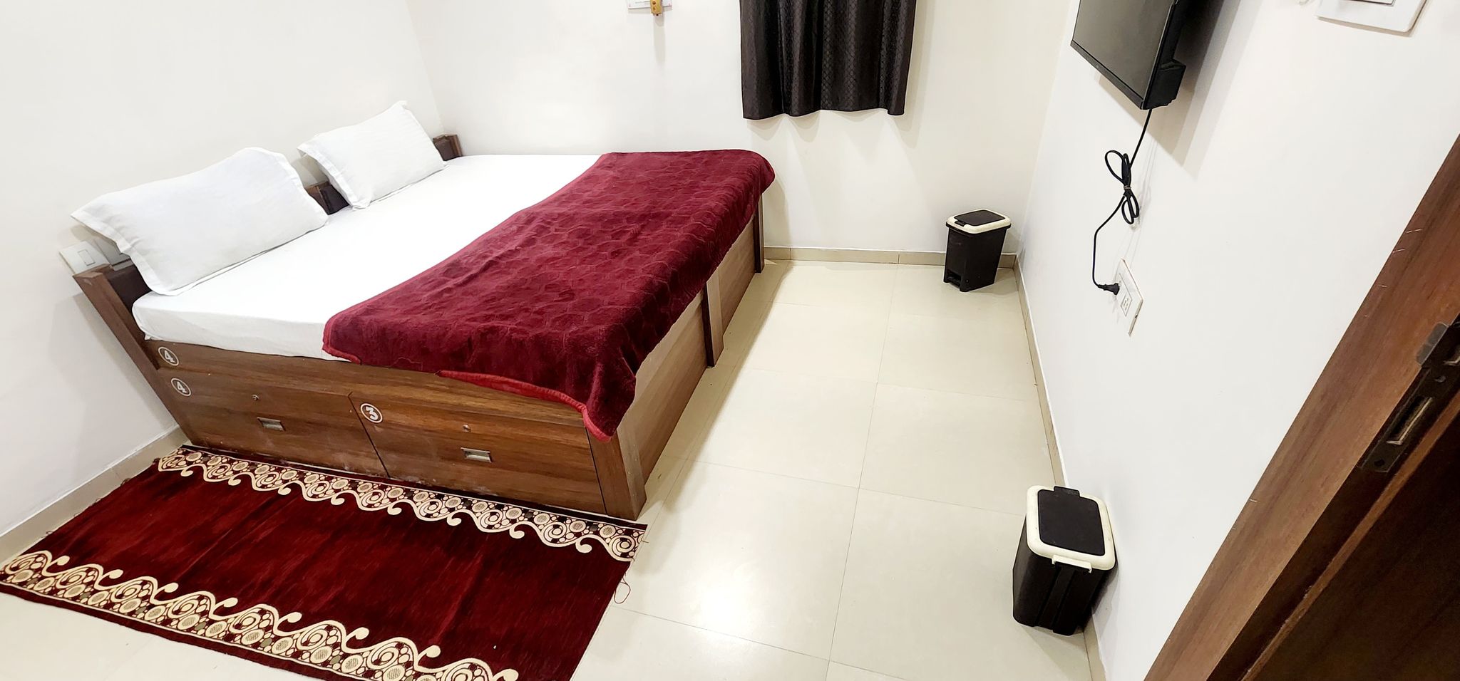 4 BED AC FAMILY ROOM